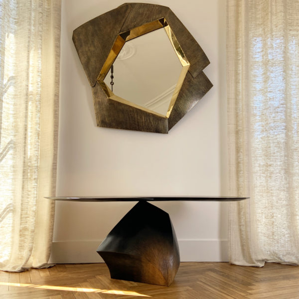 Table basse contemporaine en chêne massif signée Hoon Moreau, artiste designer de meubles uniques en bois sculpté