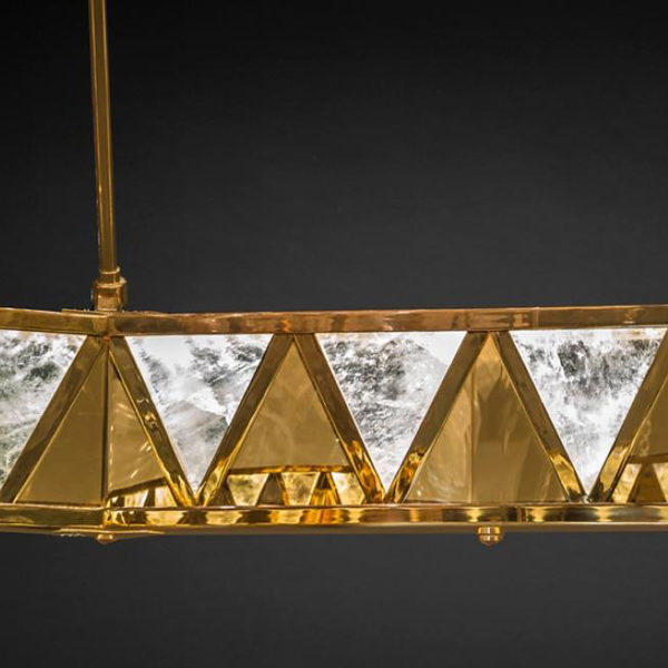 Suspension en bronze doré et cristal de roche signée Alexandre Vossion, artiste designer de luminaires d'exception