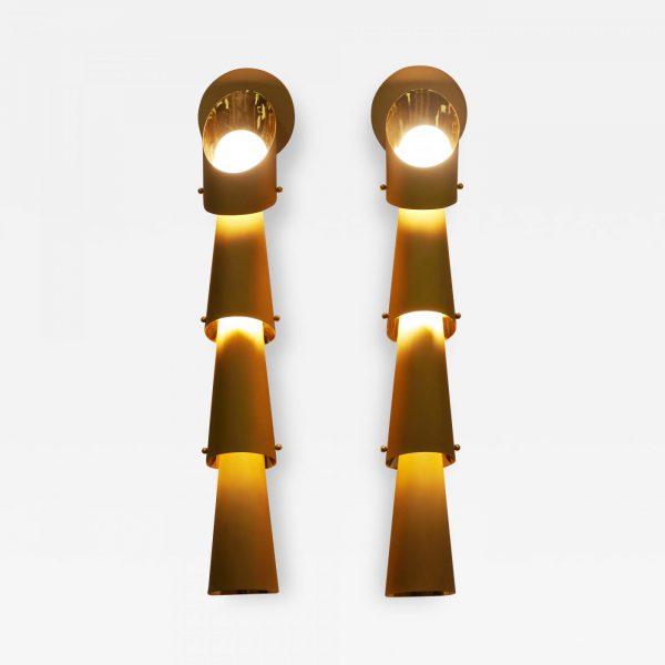 Pair of high-end sconces in polished and sandblasted brass, signed Antoine Vignault, artist designer in Toulouse