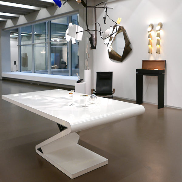 High-end contemporary desk in lacquered aluminum signed Vincent Poujardieu, designer of exceptional furniture and lighting