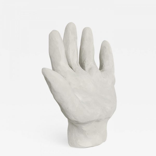 Sculpture de main en argile blanche signée Dainche, artiste contemporain