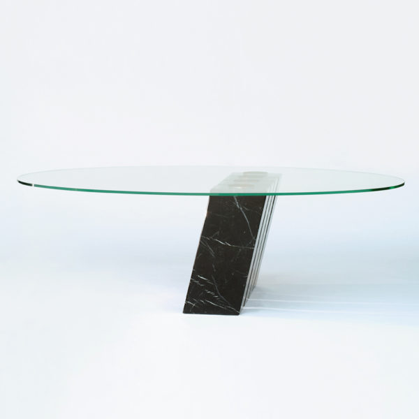 Table de salon contemporaine ovale en verre et marbre signée Vincent Poujardieu, designer de meubles et luminaires d'exception