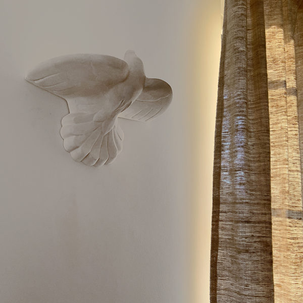 Luminous wall lamp in plaster on the theme of the dove signed OAK Studio