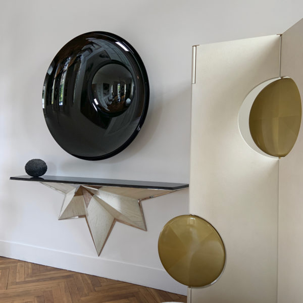 Contemporary wall decoration by Christophe Gaignon, artist creator of oxidized glass mirrors