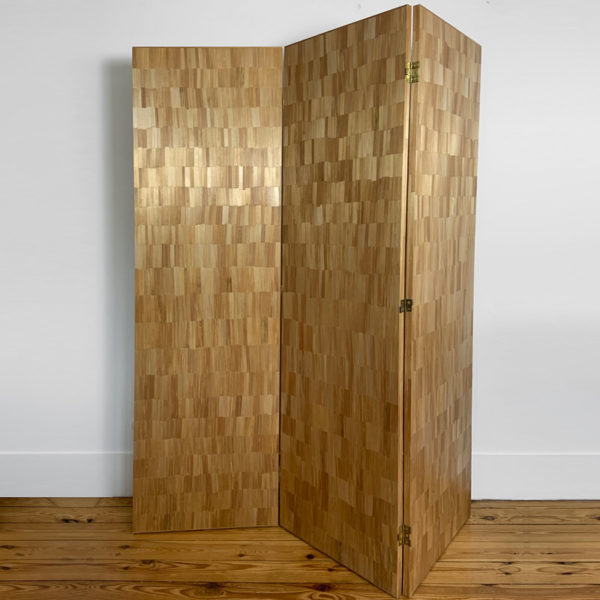 Contemporary straw marquetry screen signed OAK Studio, designer of exceptional furniture and lighting