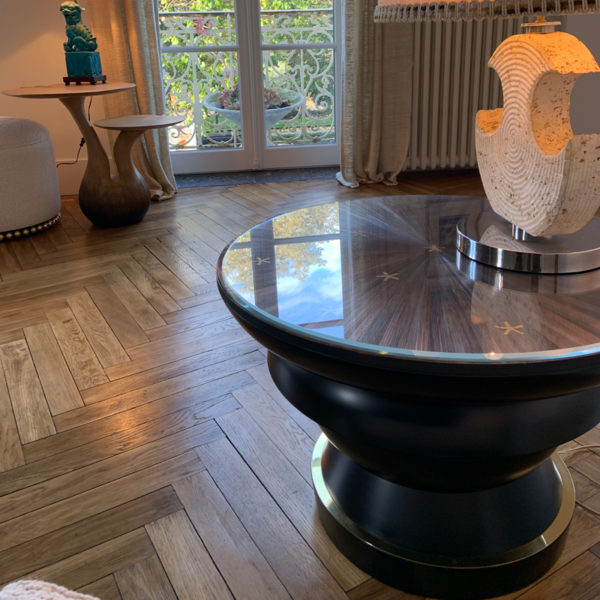 Large side table in black lacquer, brass and straw marquetry, signed Antoine Vignault