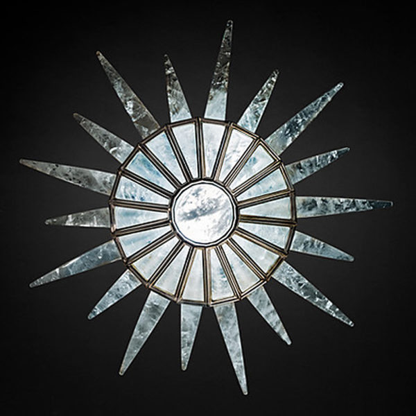 Suspension en laiton argenté et cristal de roche signée Alexandre Vossion, artiste designer de luminaires d'exception