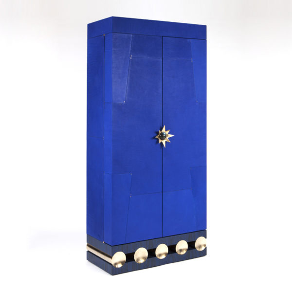 Cabinet moose wrapped in blue leather and gilded bronze, signed Antoine Vignault, artist designer in Toulouse