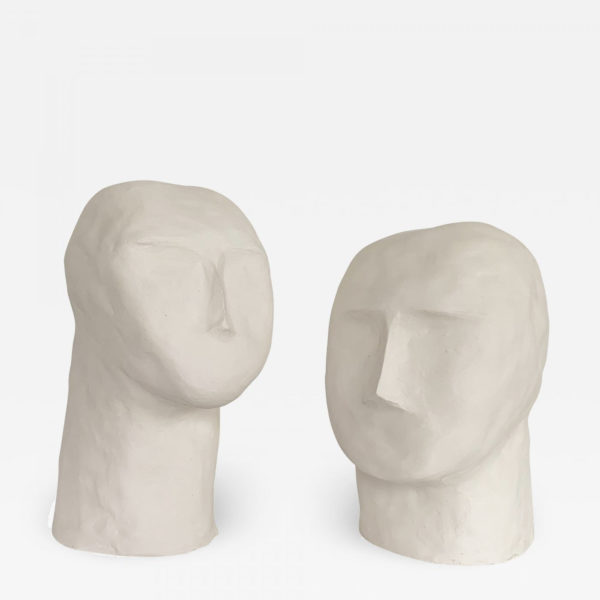 Sculpture de tête en argile blanche signée Dainche, artiste contemporain