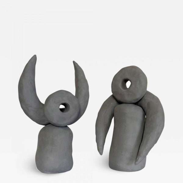 Sculpture en céramique grise signée Dainche, artiste contemporain
