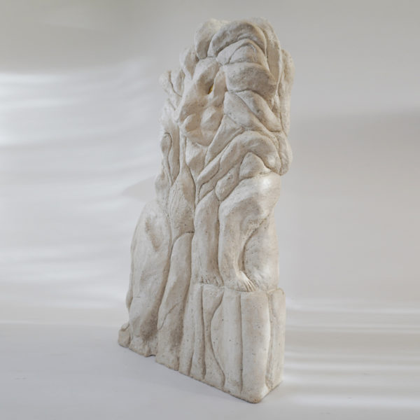 Sculpture de lion en stuc et laiton. Pièce unique signée Bella Hunt & DDC