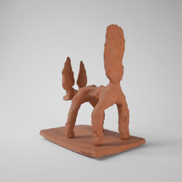 Sculpture de renard en argile rouge signée Dainche, artiste contemporain
