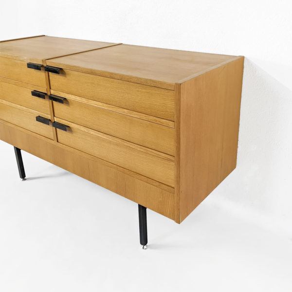 Gérard Guermonprez chest of drawers in ash veneer and black lacquered metal, published by Magnani in 1958.