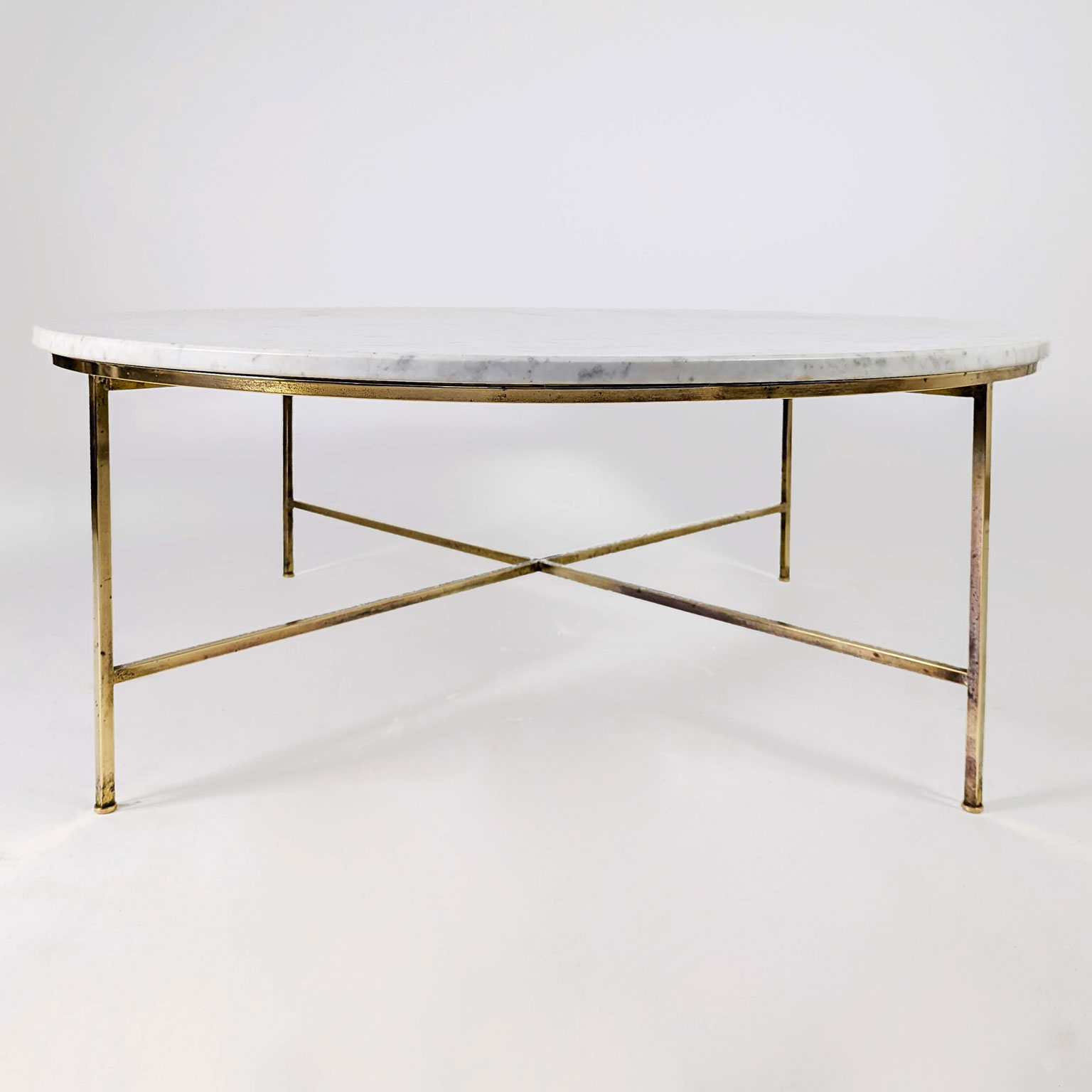 Round coffee table in marble and brass by Paul McCobb OAK