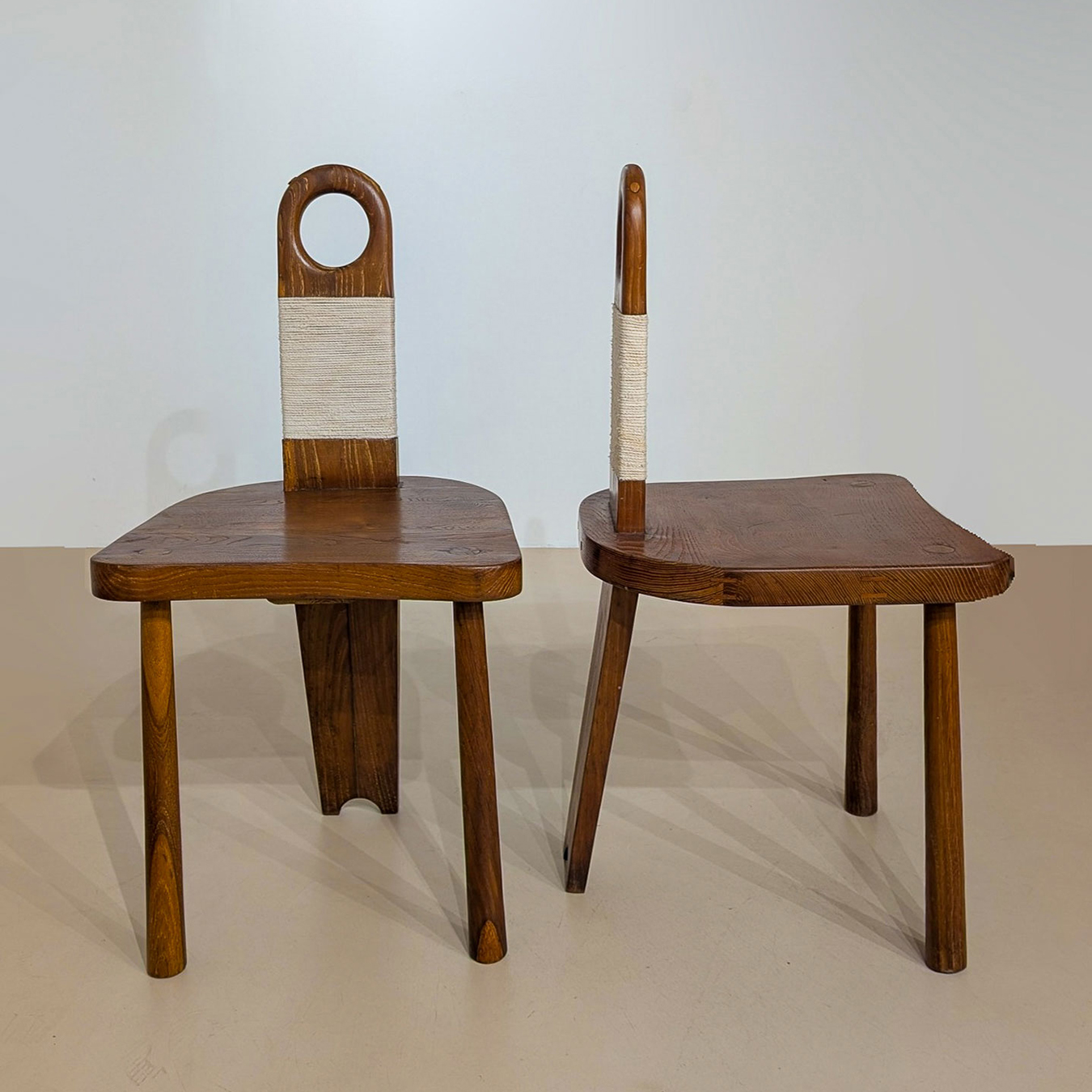PAIRE DE CHAISES BRUTALISTES (1940) – Image 5