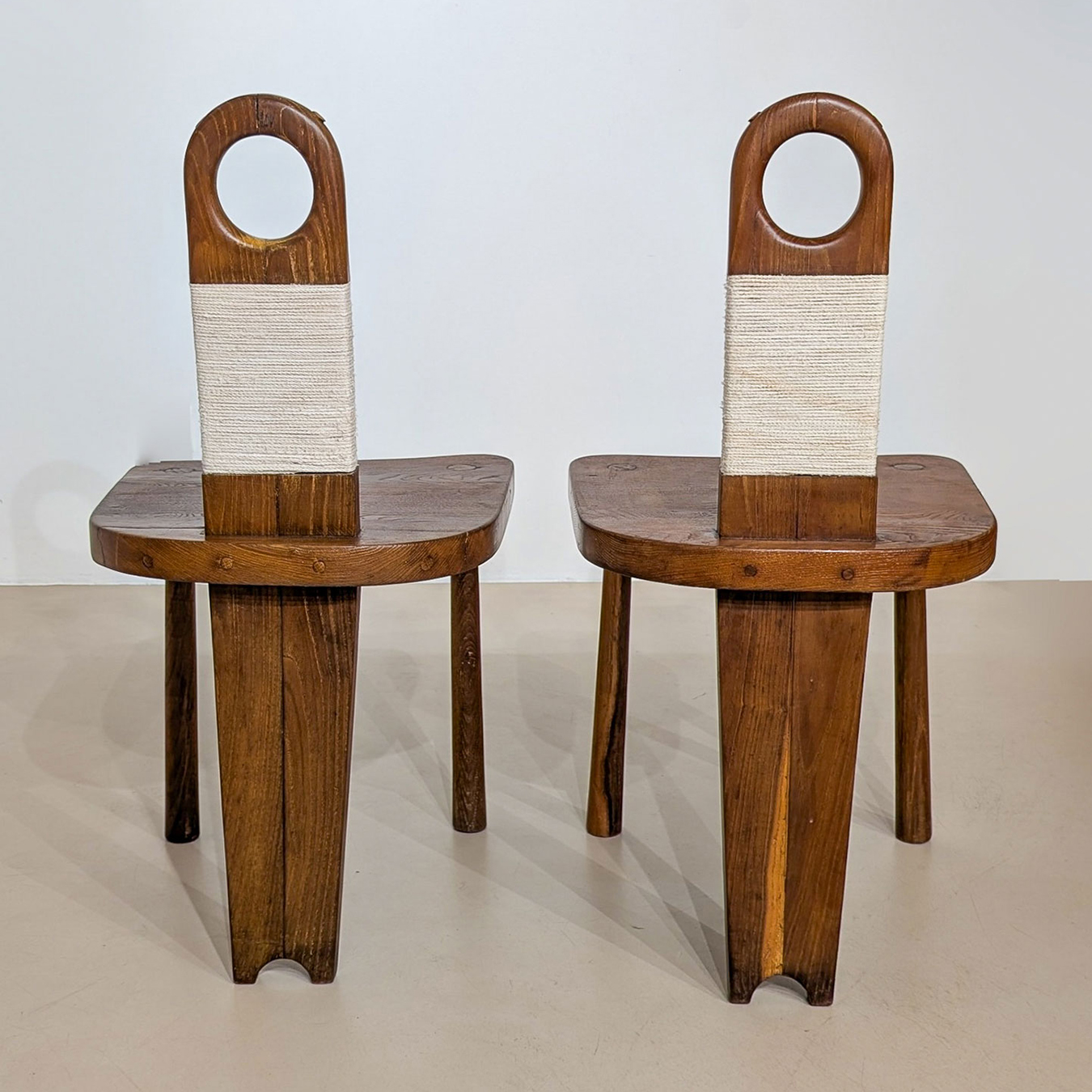 PAIRE DE CHAISES BRUTALISTES (1940) – Image 6