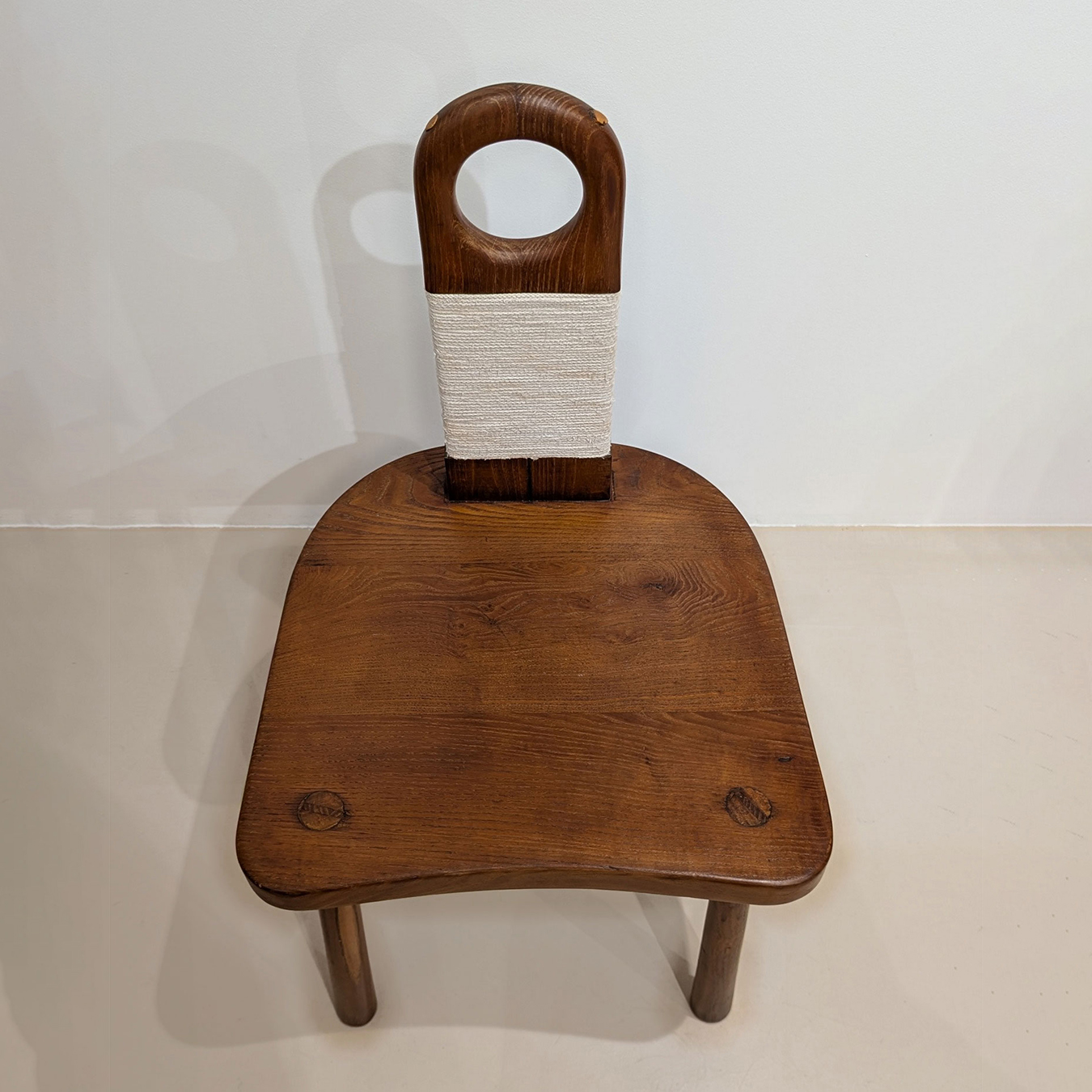 PAIRE DE CHAISES BRUTALISTES (1940) – Image 7