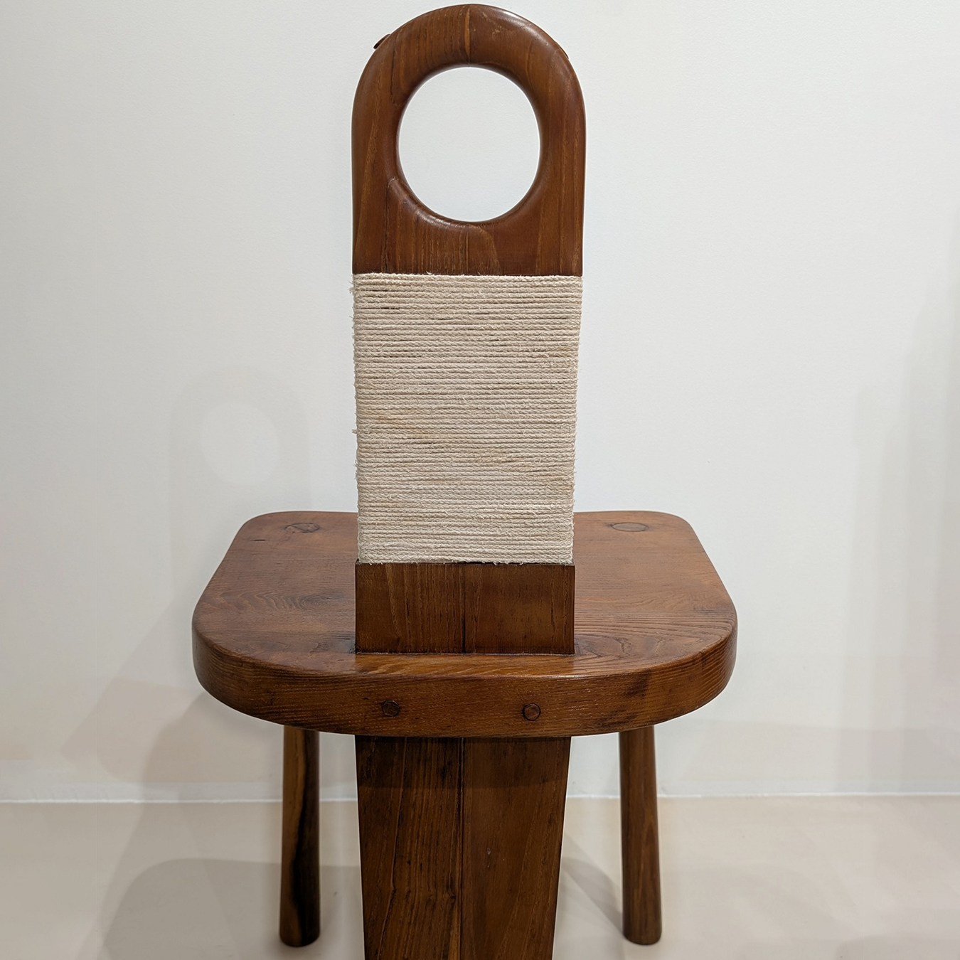 PAIRE DE CHAISES BRUTALISTES (1940) – Image 10