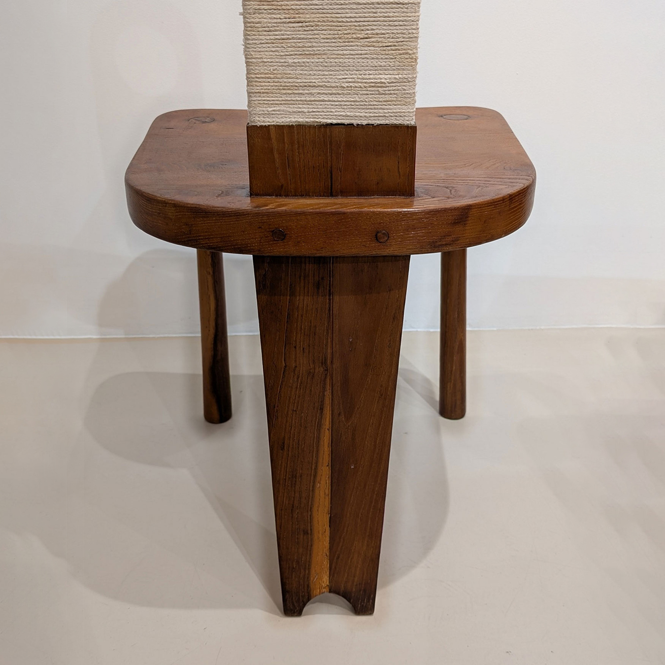 PAIRE DE CHAISES BRUTALISTES (1940) – Image 11